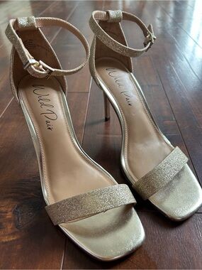 Wild Pair Bethie gold glitter stiletto heels 9